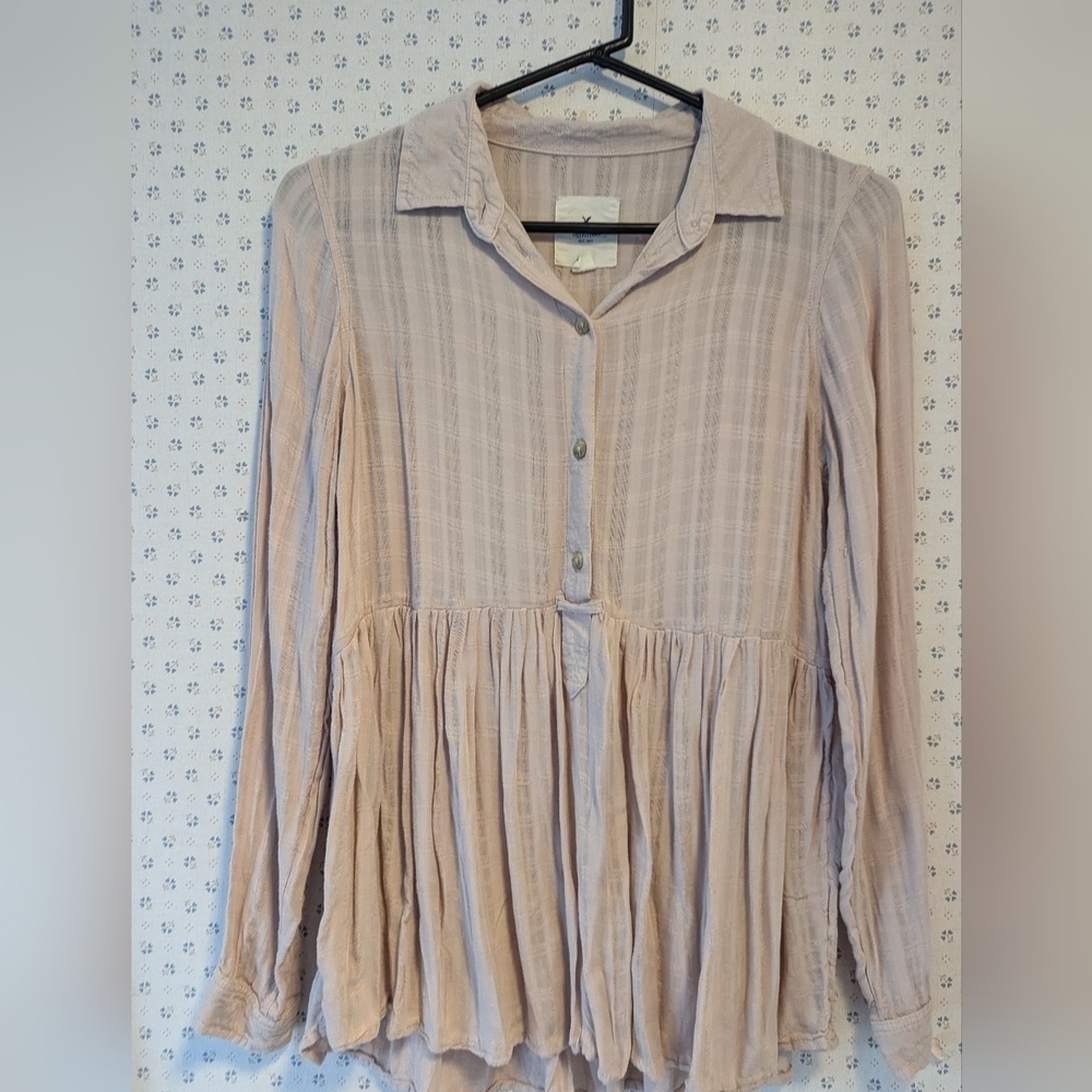 American Eagle XS top long sleeves very light fabric beige khaki